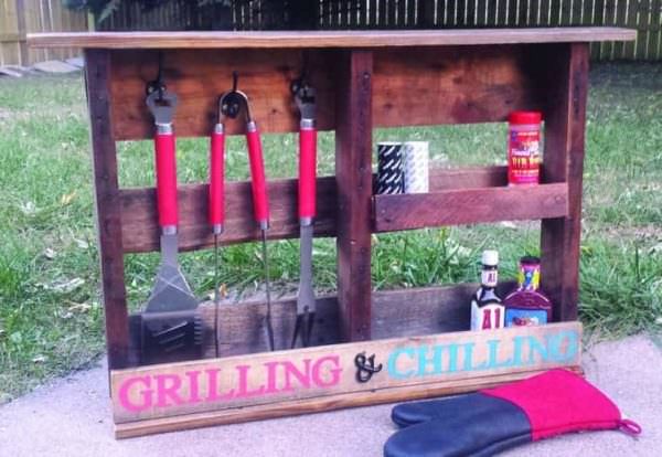 Grilling Shelf Out Of Pallet Wood Pallet Shelves & Pallet Coat Hangers Grilling Shelf Out Of Pallet Wood Pallet Shelves & Pallet Coat Hangers