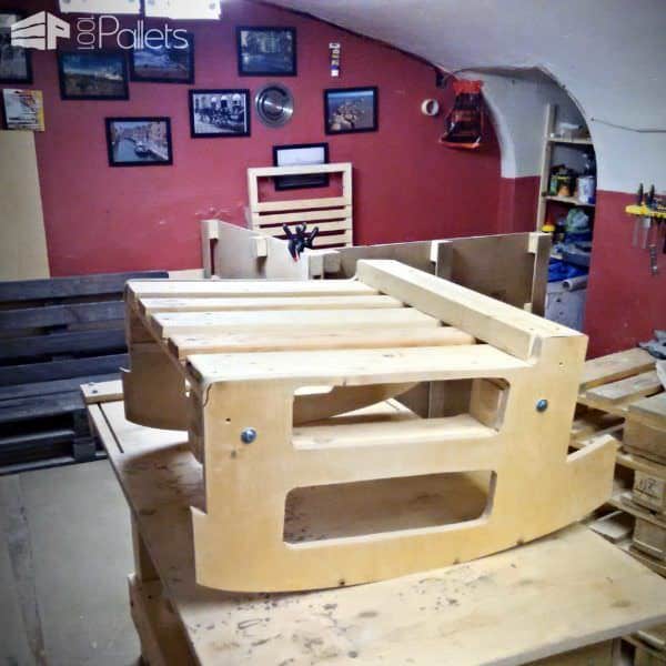 2-pallets Rocking Chair Pallet Benches, Pallet Chairs & Stools 2-pallets Rocking Chair Pallet Benches, Pallet Chairs & Stools