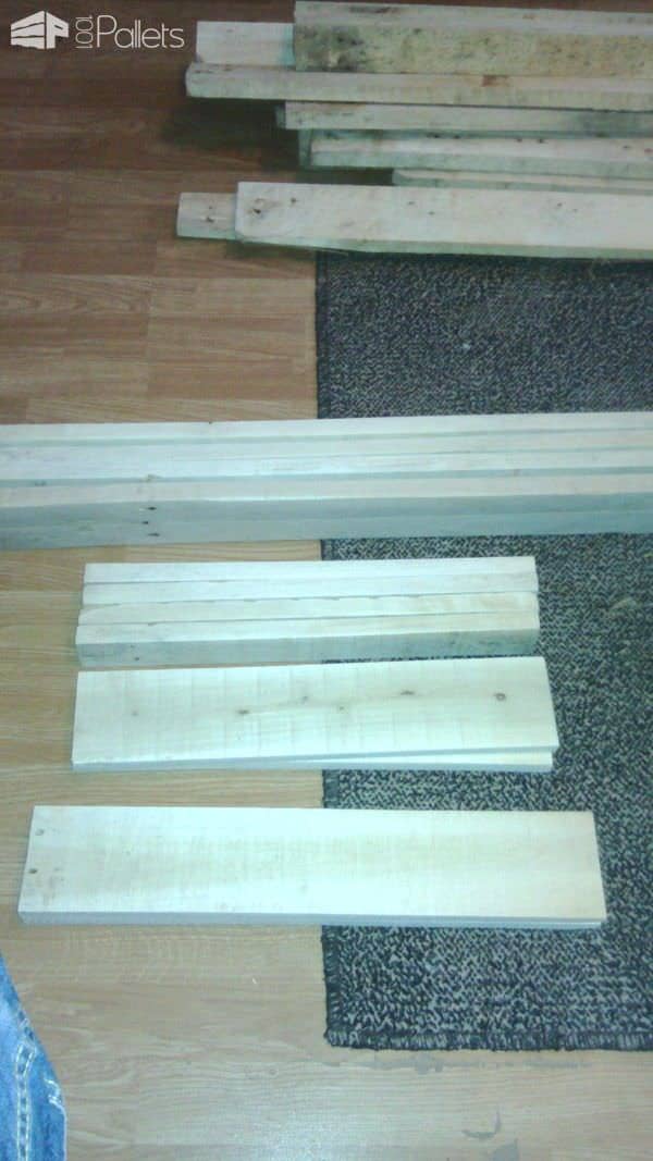 Pallet Sofa/Armchair Pallet Benches, Pallet Chairs & Stools Pallet Sofas & Couches Pallet Sofa/Armchair Pallet Benches, Pallet Chairs & Stools Pallet Sofas & Couches