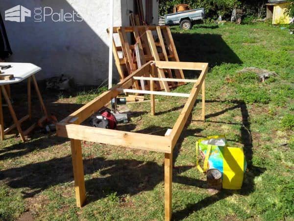 Table De Jardin En Palettes / Pallets Garden Table Pallet Desks & Pallet Tables Table De Jardin En Palettes / Pallets Garden Table Pallet Desks & Pallet Tables