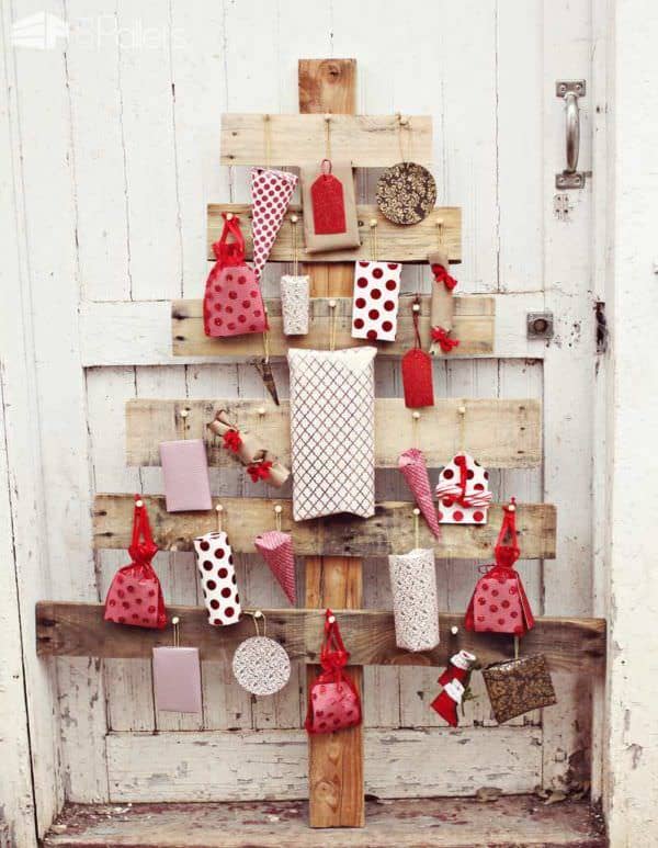 65 Pallet Christmas Trees & Holiday Pallet Decorations Ideas Pallet Home Décor Ideas 65 Pallet Christmas Trees & Holiday Pallet Decorations Ideas Pallet Home Décor Ideas