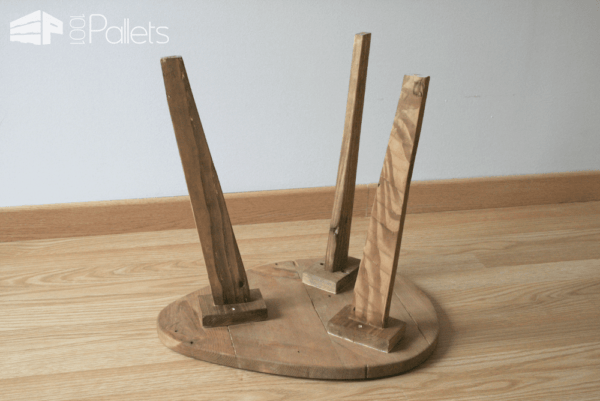 Bedside Table From Pallets Pallet Desks & Pallet Tables Bedside Table From Pallets Pallet Desks & Pallet Tables