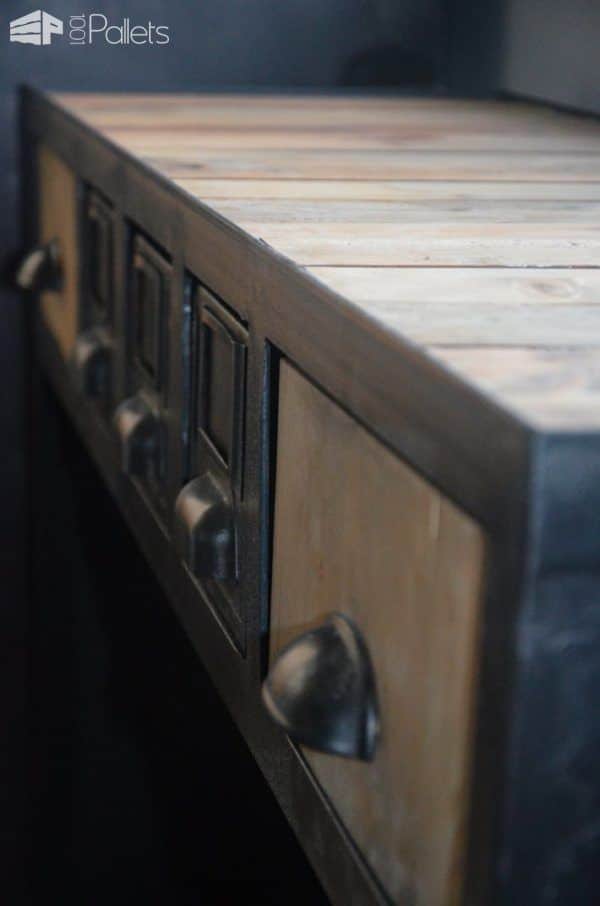 Industrial Console From Pallets & Metal / Console Industrielle En Bois Et Métal Pallet Desks & Pallet Tables Industrial Console From Pallets & Metal / Console Industrielle En Bois Et Métal Pallet Desks & Pallet Tables