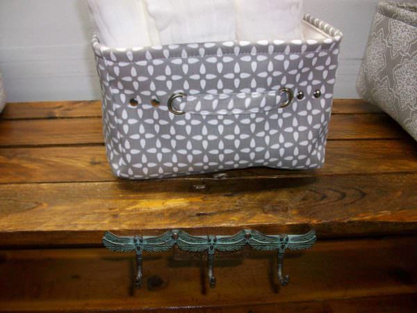 Laundry Shelf Pallet Shelves & Pallet Coat Hangers Laundry Shelf Pallet Shelves & Pallet Coat Hangers