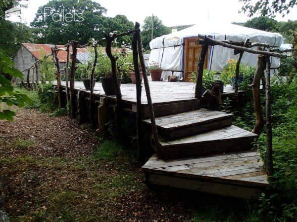 Pallet Deck With Accessible Ramp Pallet Terraces & Pallet Patios Pallet Deck With Accessible Ramp Pallet Terraces & Pallet Patios