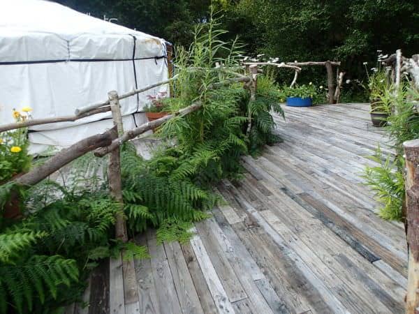 Pallet Deck With Accessible Ramp Pallet Terraces & Pallet Patios Pallet Deck With Accessible Ramp Pallet Terraces & Pallet Patios