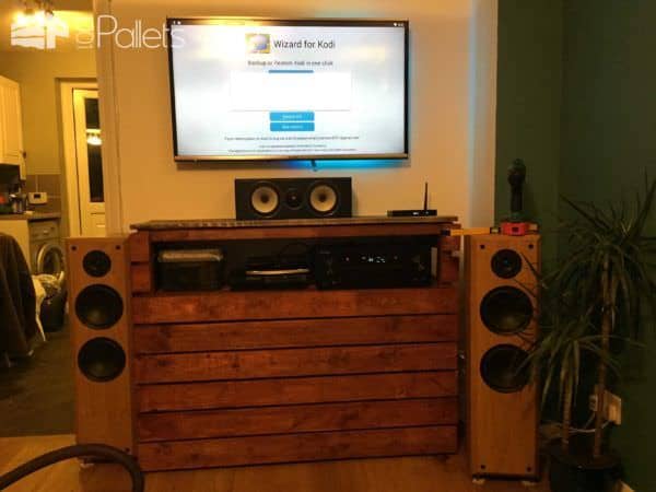 Radiator Cover Doubled up as an Entertainment Centre Pallet TV Stands & Racks Radiator Cover Doubled up as an Entertainment Centre Pallet TV Stands & Racks