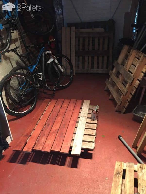 Radiator Cover Doubled up as an Entertainment Centre Pallet TV Stands & Racks Radiator Cover Doubled up as an Entertainment Centre Pallet TV Stands & Racks