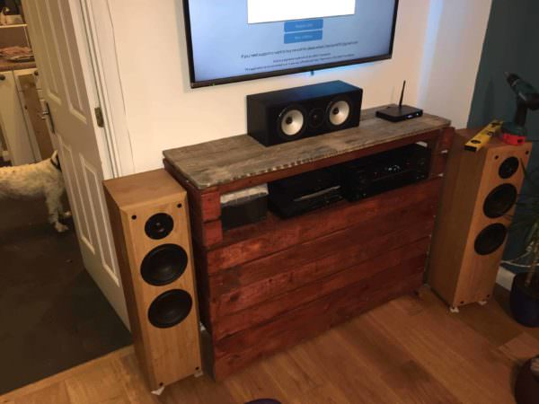 Radiator Cover Doubled up as an Entertainment Centre Pallet TV Stands & Racks Radiator Cover Doubled up as an Entertainment Centre Pallet TV Stands & Racks