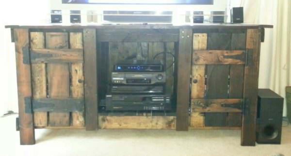Rustic Entertainment Center out of Recycled Pallets Pallet TV Stands & Racks Rustic Entertainment Center out of Recycled Pallets Pallet TV Stands & Racks