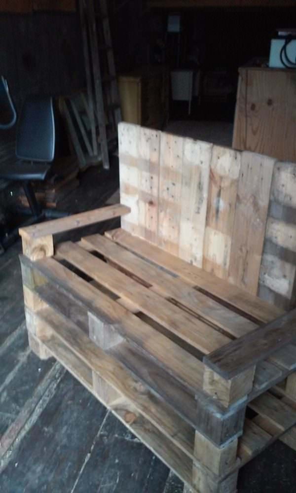 Bill’s Bench: Love Seat From Three Pallets Pallet Benches, Pallet Chairs & Stools Bill’s Bench: Love Seat From Three Pallets Pallet Benches, Pallet Chairs & Stools