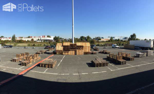 Jaw: Architectural Pallet Structure Built for the Sunflower Maze in Mons 2015 Pallet Store, Bar & Restaurant Decorations Jaw: Architectural Pallet Structure Built for the Sunflower Maze in Mons 2015 Pallet Store, Bar & Restaurant Decorations