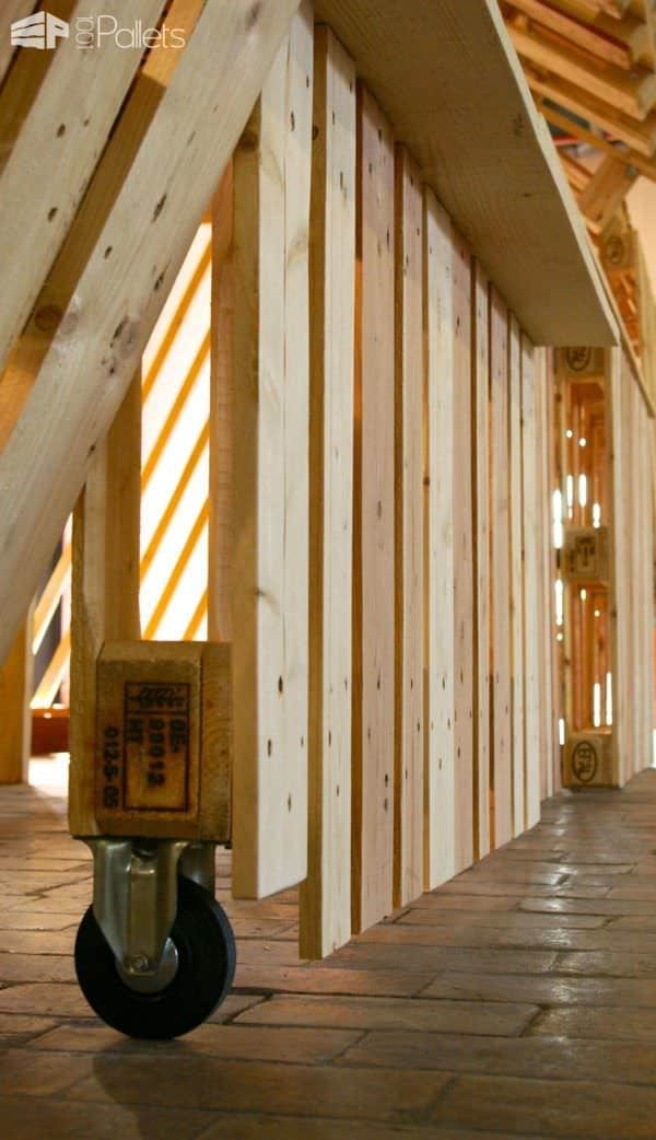 Jaw: Architectural Pallet Structure Built for the Sunflower Maze in Mons 2015 Pallet Store, Bar & Restaurant Decorations Jaw: Architectural Pallet Structure Built for the Sunflower Maze in Mons 2015 Pallet Store, Bar & Restaurant Decorations