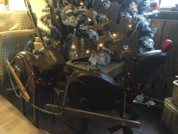 Pallet Reindeers & Sleigh Lounges & Garden Sets Pallet Home Accessories Pallet Reindeers & Sleigh Lounges & Garden Sets Pallet Home Accessories