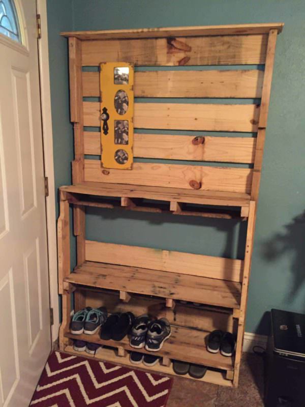 Shoe Rack Pallet Shelves & Pallet Coat Hangers Shoe Rack Pallet Shelves & Pallet Coat Hangers
