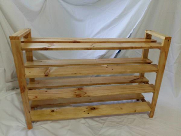 Simple Pallet Shoes Rack Pallet Shelves & Pallet Coat Hangers Simple Pallet Shoes Rack Pallet Shelves & Pallet Coat Hangers