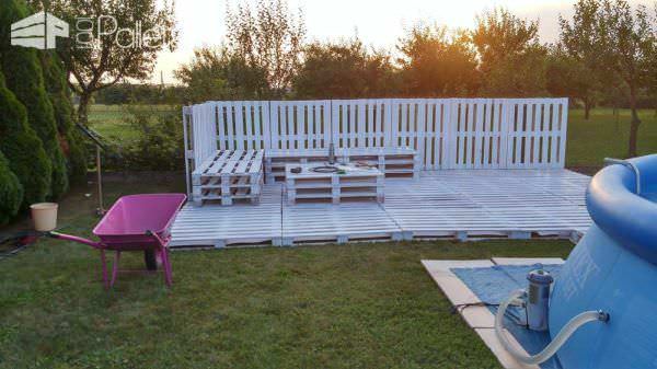 The Backyard Lounge/Party Terrace You Need for Your Summer Pallet Terraces & Pallet Patios The Backyard Lounge/Party Terrace You Need for Your Summer Pallet Terraces & Pallet Patios