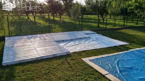 The Backyard Lounge/Party Terrace You Need for Your Summer Pallet Terraces & Pallet Patios The Backyard Lounge/Party Terrace You Need for Your Summer Pallet Terraces & Pallet Patios
