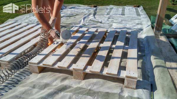 The Backyard Lounge/Party Terrace You Need for Your Summer Pallet Terraces & Pallet Patios The Backyard Lounge/Party Terrace You Need for Your Summer Pallet Terraces & Pallet Patios