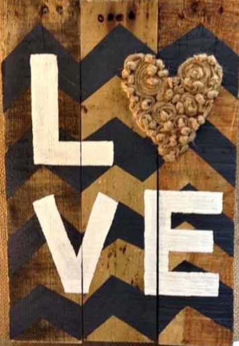19 Brilliant Valentine’s Day Decorations Made out of Pallets Pallet Wall Decor & Pallet Painting 19 Brilliant Valentine’s Day Decorations Made out of Pallets Pallet Wall Decor & Pallet Painting