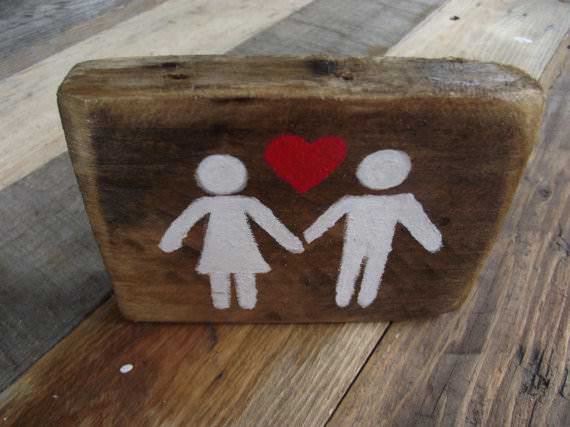 19 Brilliant Valentine’s Day Decorations Made out of Pallets Pallet Wall Decor & Pallet Painting 19 Brilliant Valentine’s Day Decorations Made out of Pallets Pallet Wall Decor & Pallet Painting