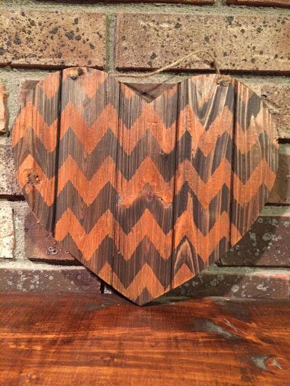 19 Brilliant Valentine’s Day Decorations Made out of Pallets Pallet Wall Decor & Pallet Painting 19 Brilliant Valentine’s Day Decorations Made out of Pallets Pallet Wall Decor & Pallet Painting