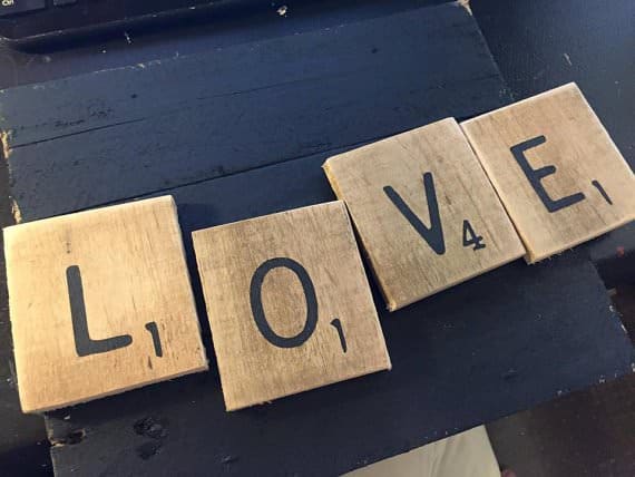 19 Brilliant Valentine’s Day Decorations Made out of Pallets Pallet Wall Decor & Pallet Painting 19 Brilliant Valentine’s Day Decorations Made out of Pallets Pallet Wall Decor & Pallet Painting