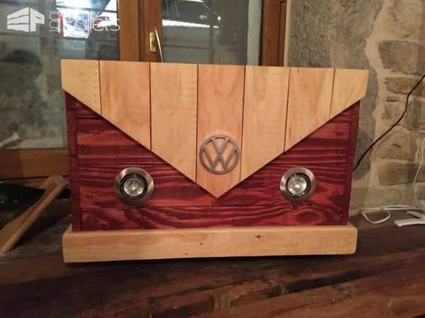A Pallet Chest That Looks like a Vintage Van Pallet Boxes & Chests A Pallet Chest That Looks like a Vintage Van Pallet Boxes & Chests