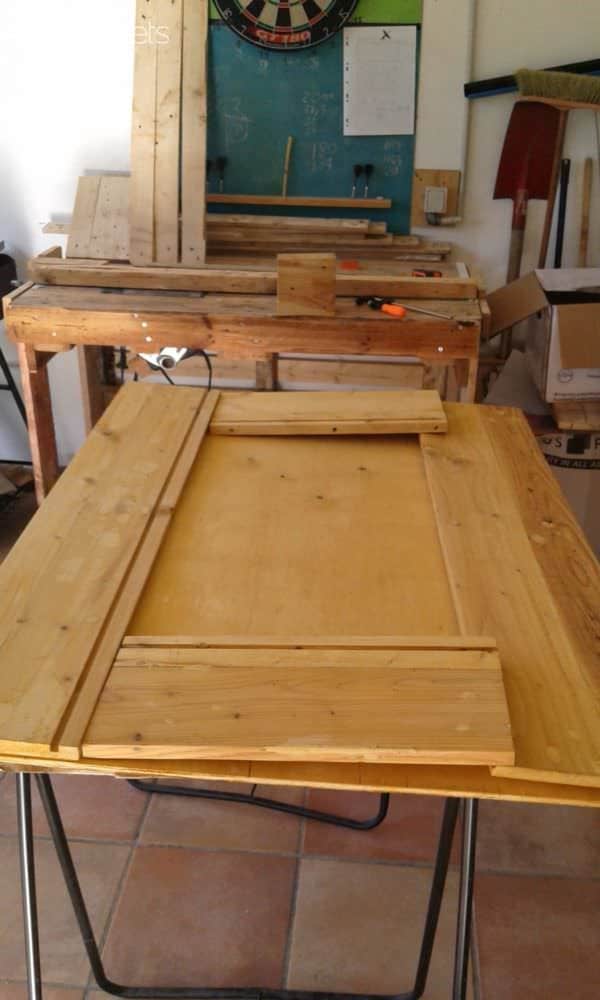 Armoire En Palettes Recyclées / Pallet Wardrobe Pallet Cabinets & Wardrobes Armoire En Palettes Recyclées / Pallet Wardrobe Pallet Cabinets & Wardrobes