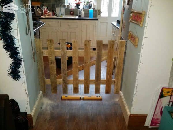 Child/Dog Gate Fun Pallet Crafts for Kids Child/Dog Gate Fun Pallet Crafts for Kids