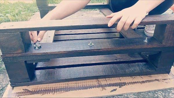 How to Make a Pallet Coffee Table (Tutorial+video) DIY Pallet Tutorials Pallet Coffee Tables How to Make a Pallet Coffee Table (Tutorial+video) DIY Pallet Tutorials Pallet Coffee Tables