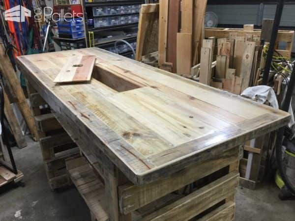 Pallet Bar with Built in Insulated Ice Box Pallet Bars Pallet Bar with Built in Insulated Ice Box Pallet Bars