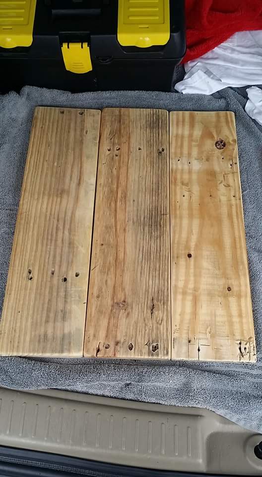 Pallet Side Table Pallet Desks & Pallet Tables Pallet Side Table Pallet Desks & Pallet Tables