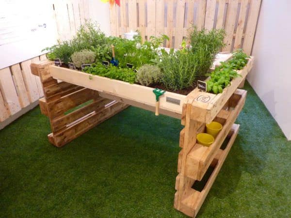 Reusing Old Pallets for Garden Projects Pallet Planters & Compost Bins Reusing Old Pallets for Garden Projects Pallet Planters & Compost Bins