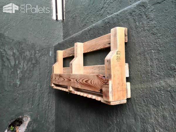 6 Bottle Wine Rack & Glass Holder Pallet Shelves & Pallet Coat Hangers 6 Bottle Wine Rack & Glass Holder Pallet Shelves & Pallet Coat Hangers