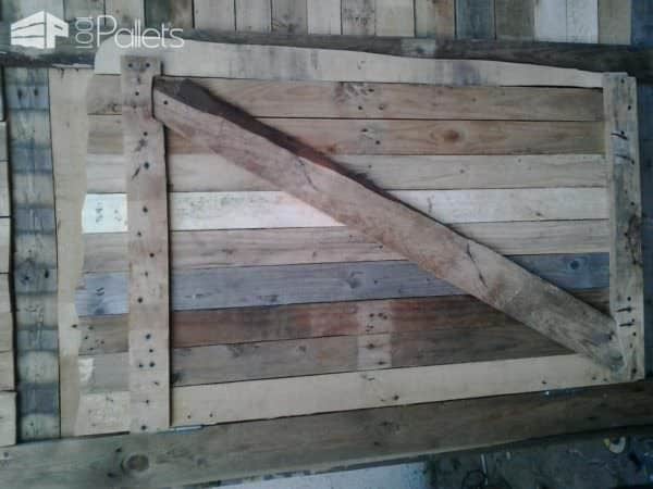 Cabane De Jardin Pour Enfants / Children Play House & Its Making of Pallet Sheds, Cabins, Huts & Playhouses Cabane De Jardin Pour Enfants / Children Play House & Its Making of Pallet Sheds, Cabins, Huts & Playhouses