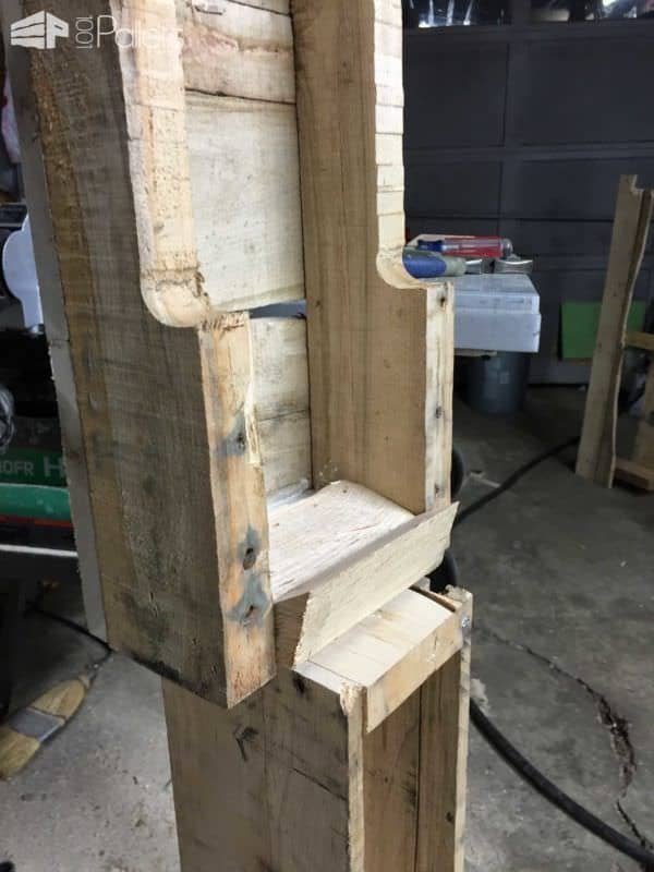 Can Dispenser Pallet Shelves & Pallet Coat Hangers Can Dispenser Pallet Shelves & Pallet Coat Hangers