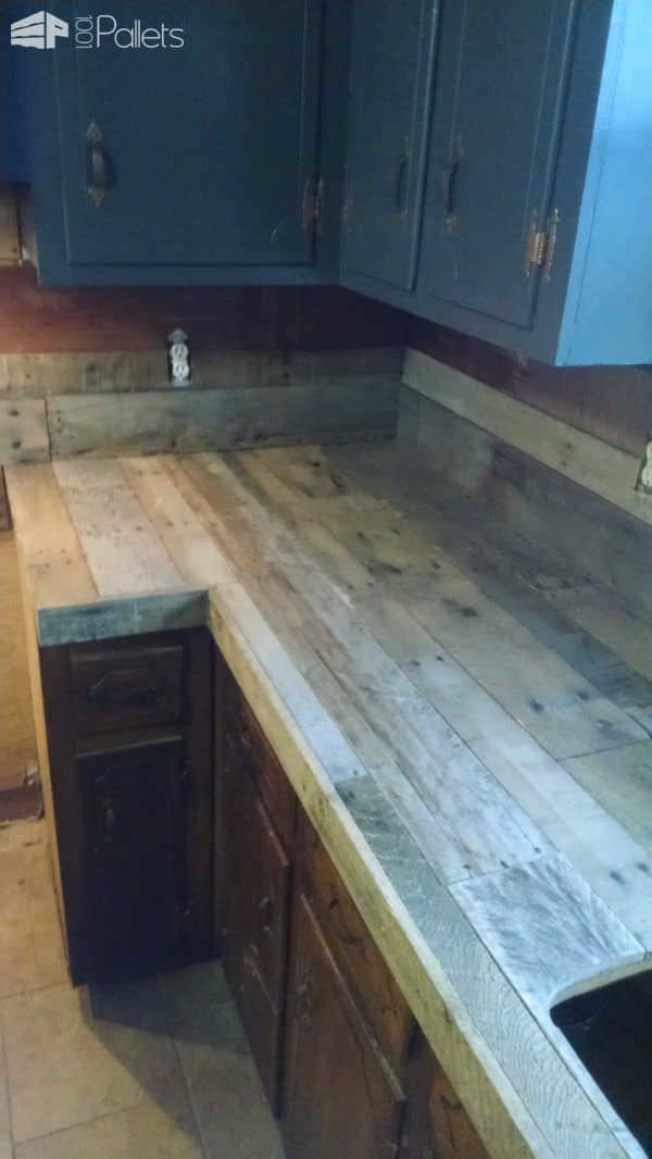 Pallet Countertops & Backsplash Pallet Desks & Pallet Tables Pallet Countertops & Backsplash Pallet Desks & Pallet Tables