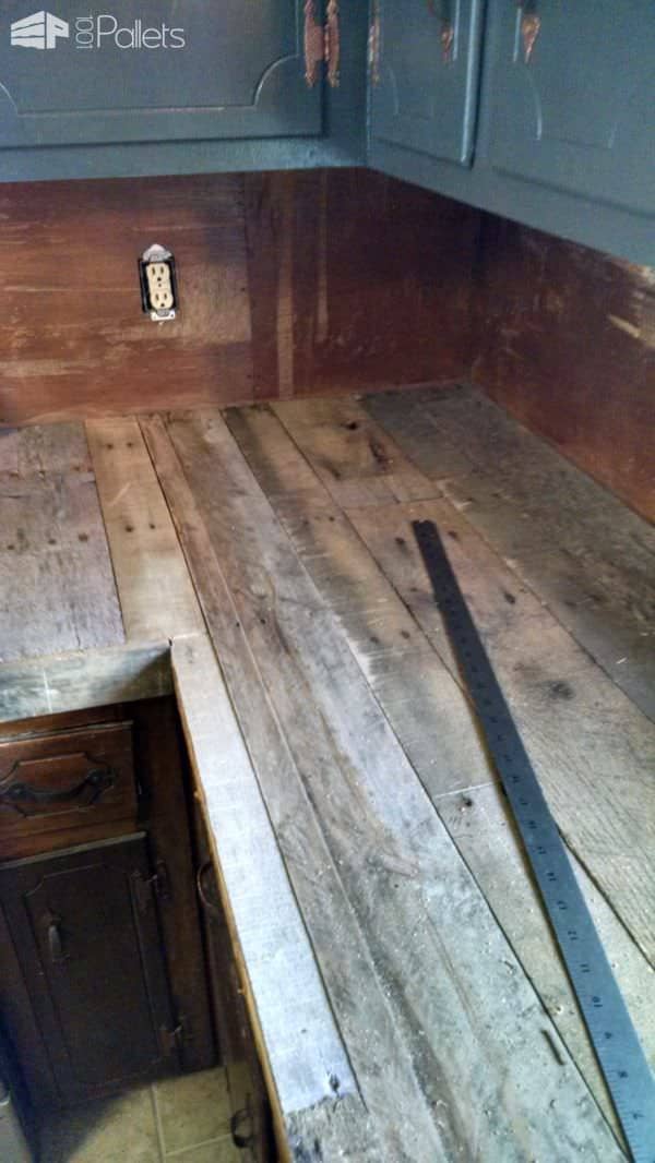 Pallet Countertops & Backsplash Pallet Desks & Pallet Tables Pallet Countertops & Backsplash Pallet Desks & Pallet Tables