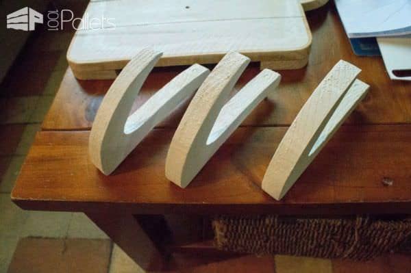 Porte Manteau En Bois De Palette / Pallet Coat Hanger Pallet Shelves & Pallet Coat Hangers Porte Manteau En Bois De Palette / Pallet Coat Hanger Pallet Shelves & Pallet Coat Hangers