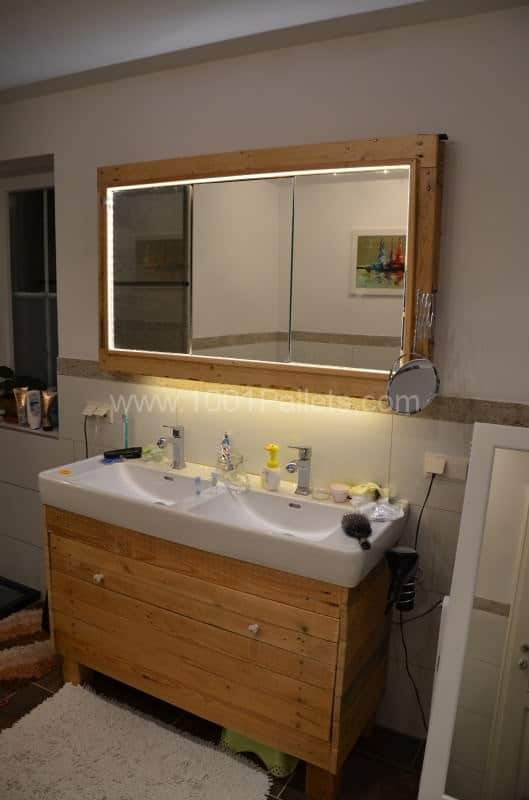 17 Rustic Bathroom Ideas You Can Make With Pallet Wood Pallet Shelves & Pallet Coat Hangers 17 Rustic Bathroom Ideas You Can Make With Pallet Wood Pallet Shelves & Pallet Coat Hangers