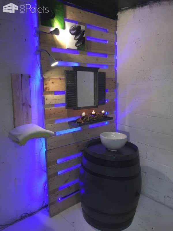 17 Rustic Bathroom Ideas You Can Make With Pallet Wood Pallet Shelves & Pallet Coat Hangers 17 Rustic Bathroom Ideas You Can Make With Pallet Wood Pallet Shelves & Pallet Coat Hangers