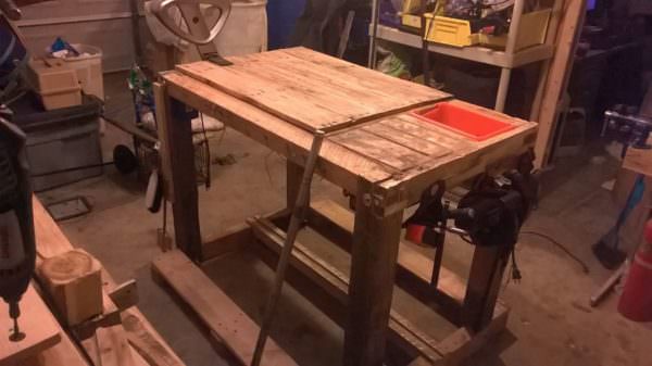 Diy Multi-purpose Pallet Workbench Pallet Desks & Pallet Tables Diy Multi-purpose Pallet Workbench Pallet Desks & Pallet Tables