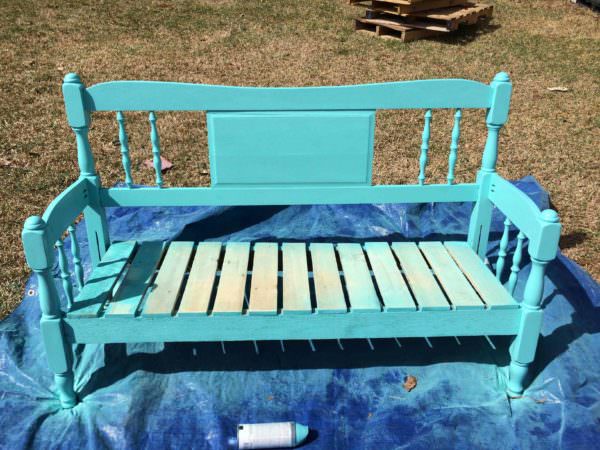 Garden Bench from a Recycled Headboard & Pallets Pallet Benches, Pallet Chairs & Stools Garden Bench from a Recycled Headboard & Pallets Pallet Benches, Pallet Chairs & Stools