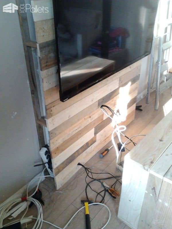 Mur En Bois De Palettes / Entertainment Center Wall Pallet TV Stands & Racks Pallet Walls & Pallet Doors Mur En Bois De Palettes / Entertainment Center Wall Pallet TV Stands & Racks Pallet Walls & Pallet Doors