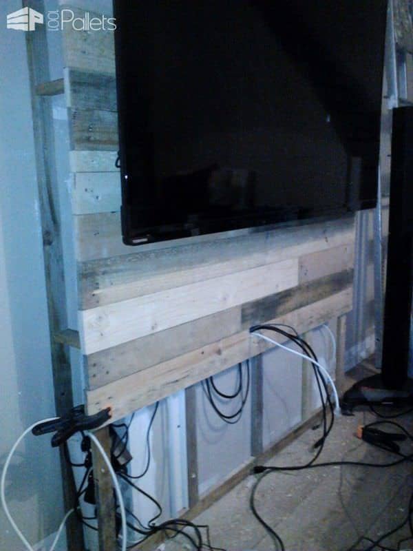 Mur En Bois De Palettes / Entertainment Center Wall Pallet TV Stands & Racks Pallet Walls & Pallet Doors Mur En Bois De Palettes / Entertainment Center Wall Pallet TV Stands & Racks Pallet Walls & Pallet Doors