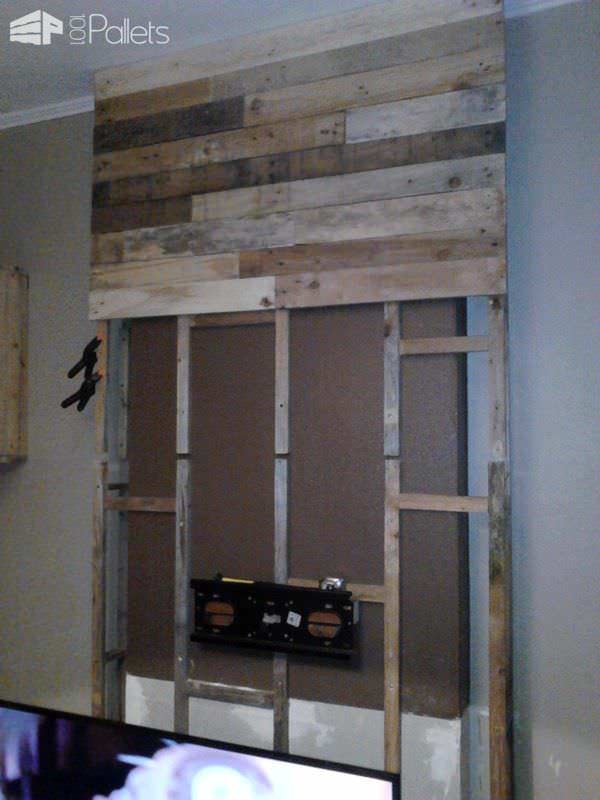 Mur En Bois De Palettes / Entertainment Center Wall Pallet TV Stands & Racks Pallet Walls & Pallet Doors Mur En Bois De Palettes / Entertainment Center Wall Pallet TV Stands & Racks Pallet Walls & Pallet Doors