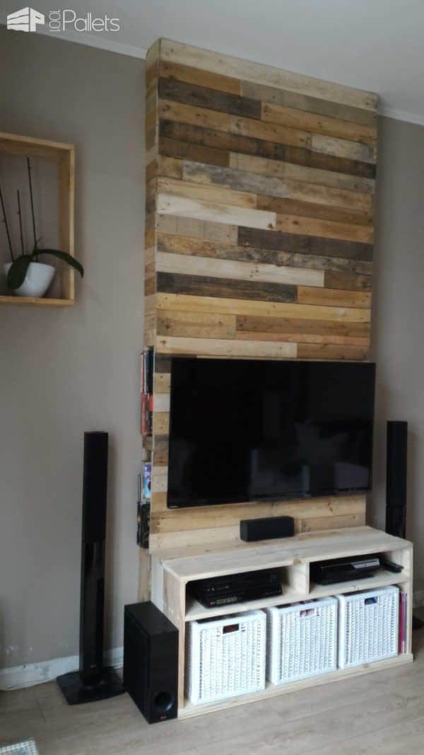 Mur En Bois De Palettes / Entertainment Center Wall Pallet TV Stands & Racks Pallet Walls & Pallet Doors Mur En Bois De Palettes / Entertainment Center Wall Pallet TV Stands & Racks Pallet Walls & Pallet Doors