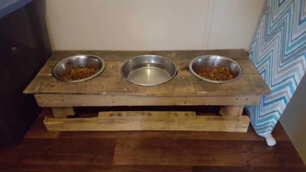 Dog Bowl Holder Animal Pallet Houses & Pallet Supplies Dog Bowl Holder Animal Pallet Houses & Pallet Supplies