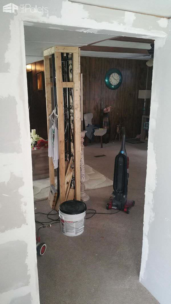 How I Made This Pillar out of Reclaimed Pallets & 1 Sheet of Drywall Pallet Wall Decor & Pallet Painting How I Made This Pillar out of Reclaimed Pallets & 1 Sheet of Drywall Pallet Wall Decor & Pallet Painting